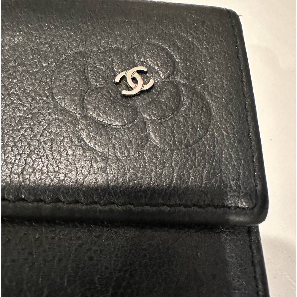 Chanel ❤️ Wallet Camellia CC Logo Bifold Black Lambskin authentic.